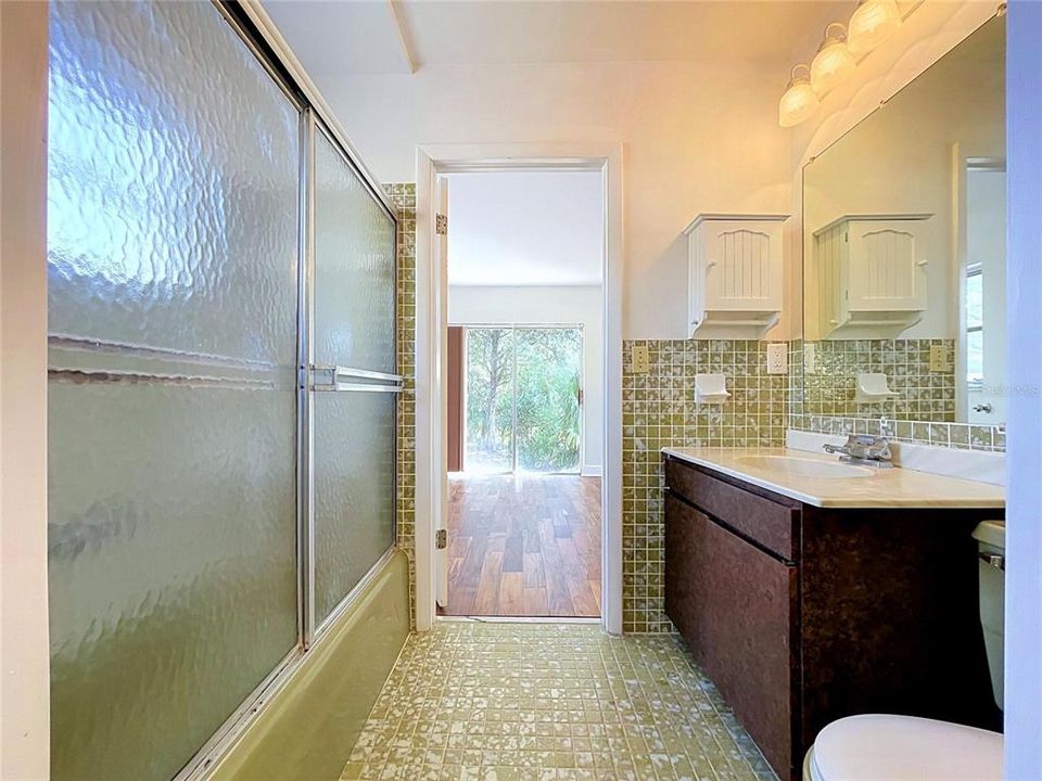 Activo con contrato: $499,000 (9 camas, 6 baños, 4140 Pies cuadrados)