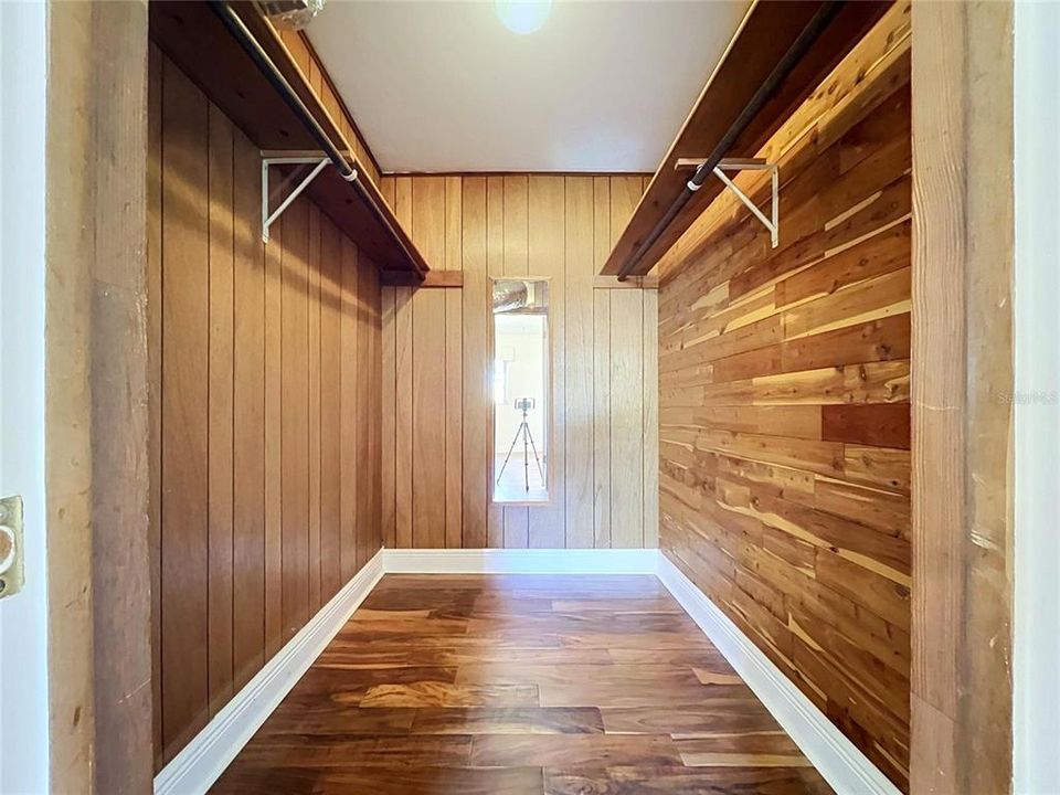Activo con contrato: $499,000 (9 camas, 6 baños, 4140 Pies cuadrados)