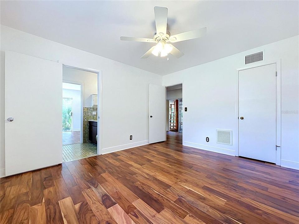 Activo con contrato: $499,000 (9 camas, 6 baños, 4140 Pies cuadrados)
