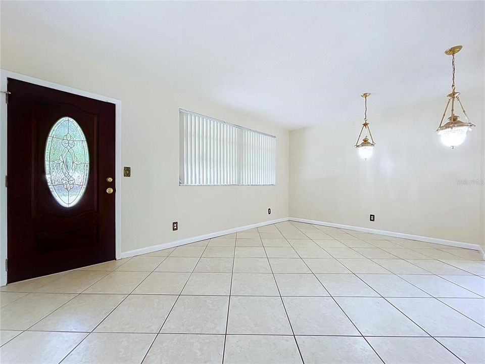 Activo con contrato: $499,000 (9 camas, 6 baños, 4140 Pies cuadrados)