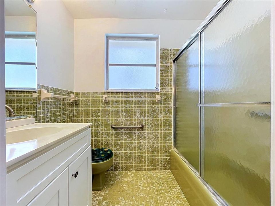 Activo con contrato: $499,000 (9 camas, 6 baños, 4140 Pies cuadrados)