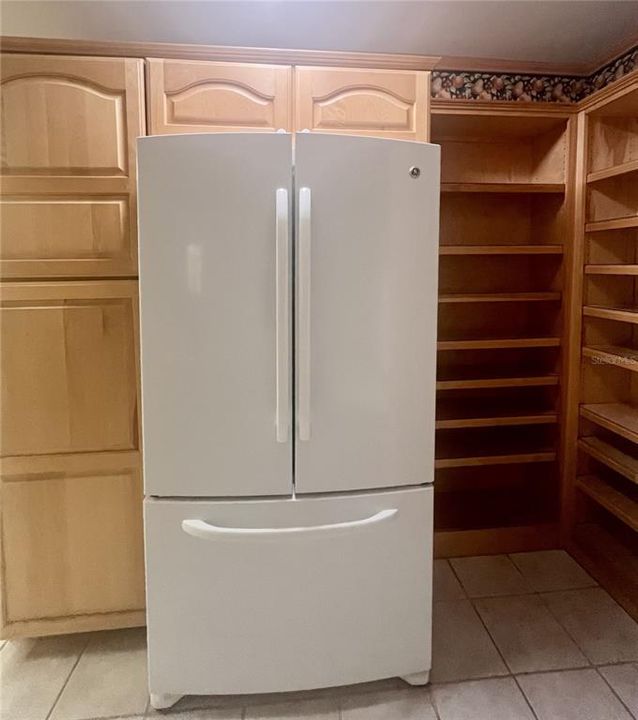 Activo con contrato: $499,000 (9 camas, 6 baños, 4140 Pies cuadrados)
