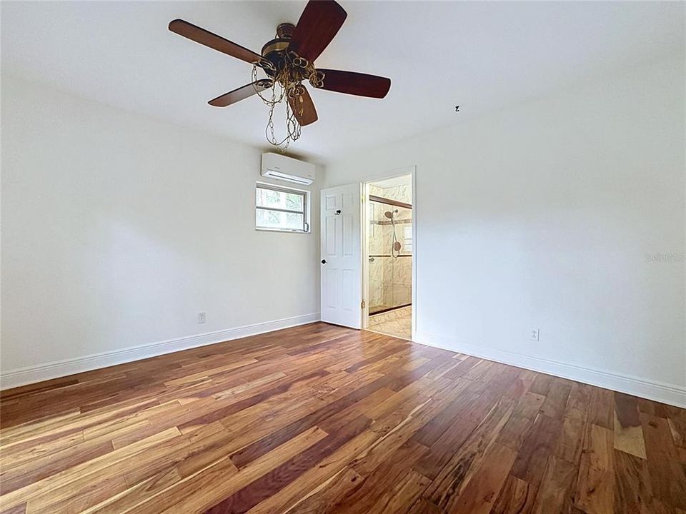 Activo con contrato: $499,000 (9 camas, 6 baños, 4140 Pies cuadrados)