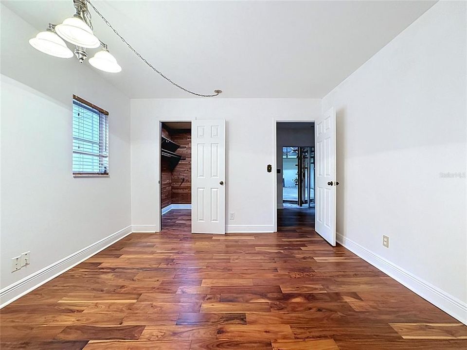 Activo con contrato: $499,000 (9 camas, 6 baños, 4140 Pies cuadrados)
