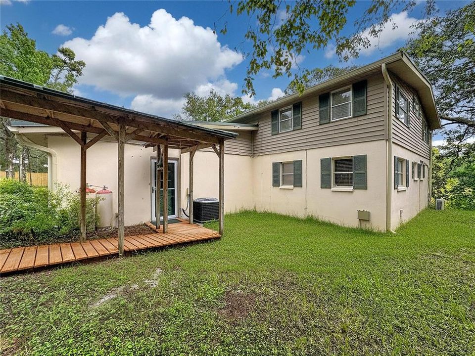 Activo con contrato: $499,000 (9 camas, 6 baños, 4140 Pies cuadrados)