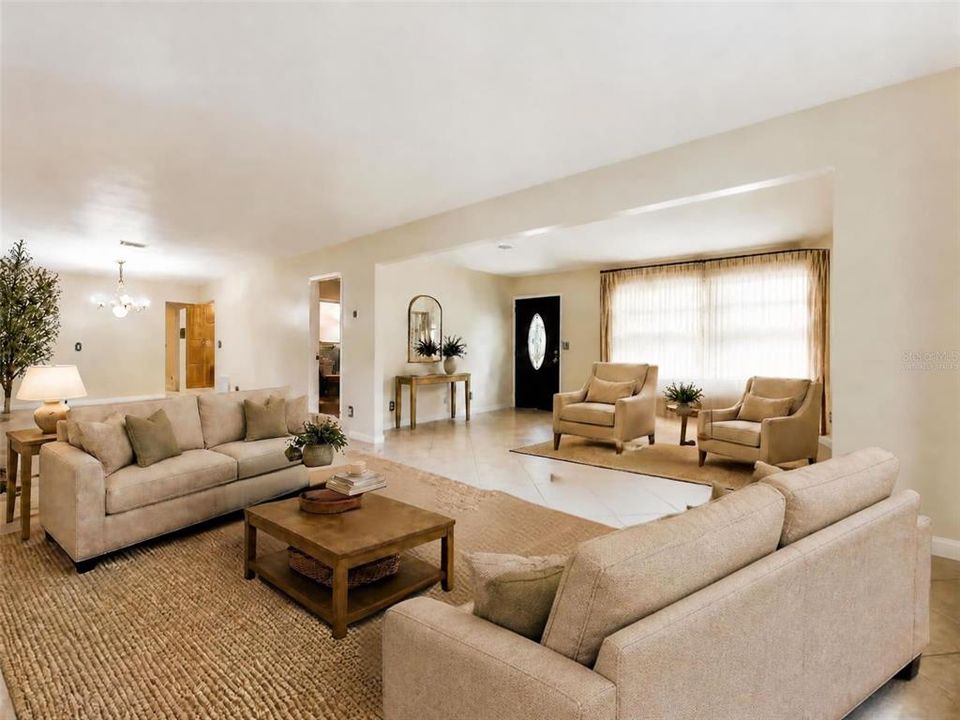 Activo con contrato: $499,000 (9 camas, 6 baños, 4140 Pies cuadrados)