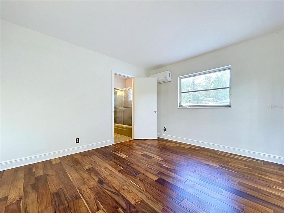 Activo con contrato: $499,000 (9 camas, 6 baños, 4140 Pies cuadrados)