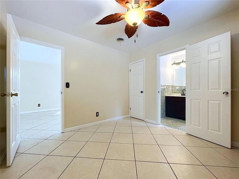 Activo con contrato: $499,000 (9 camas, 6 baños, 4140 Pies cuadrados)