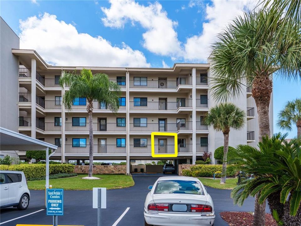 For Sale: $159,900 (2 beds, 2 baths, 1025 Square Feet)
