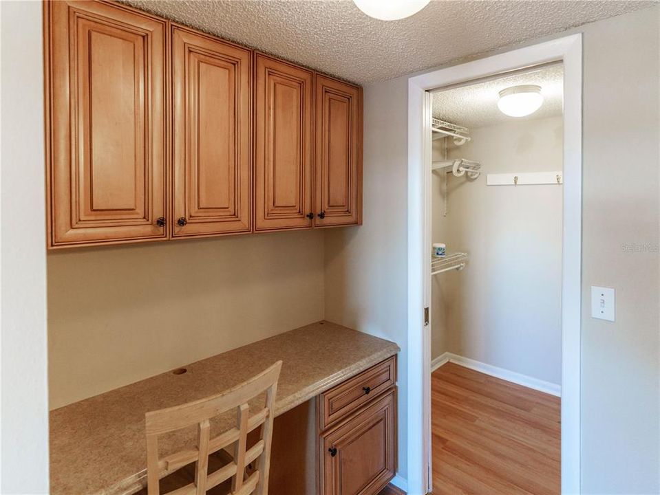 For Sale: $159,900 (2 beds, 2 baths, 1025 Square Feet)
