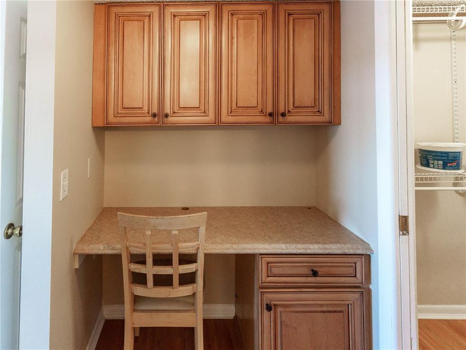 For Sale: $159,900 (2 beds, 2 baths, 1025 Square Feet)