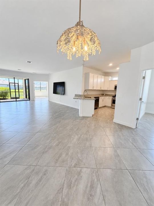 : $385,000 (2 beds, 2 baths, 1557 Square Feet)