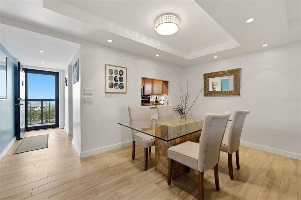 For Sale: $665,000 (2 beds, 2 baths, 1338 Square Feet)