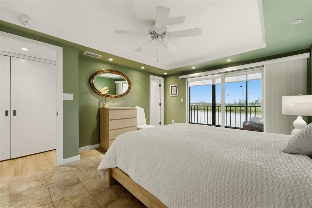 For Sale: $665,000 (2 beds, 2 baths, 1338 Square Feet)