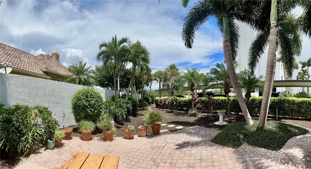 For Sale: $665,000 (2 beds, 2 baths, 1338 Square Feet)