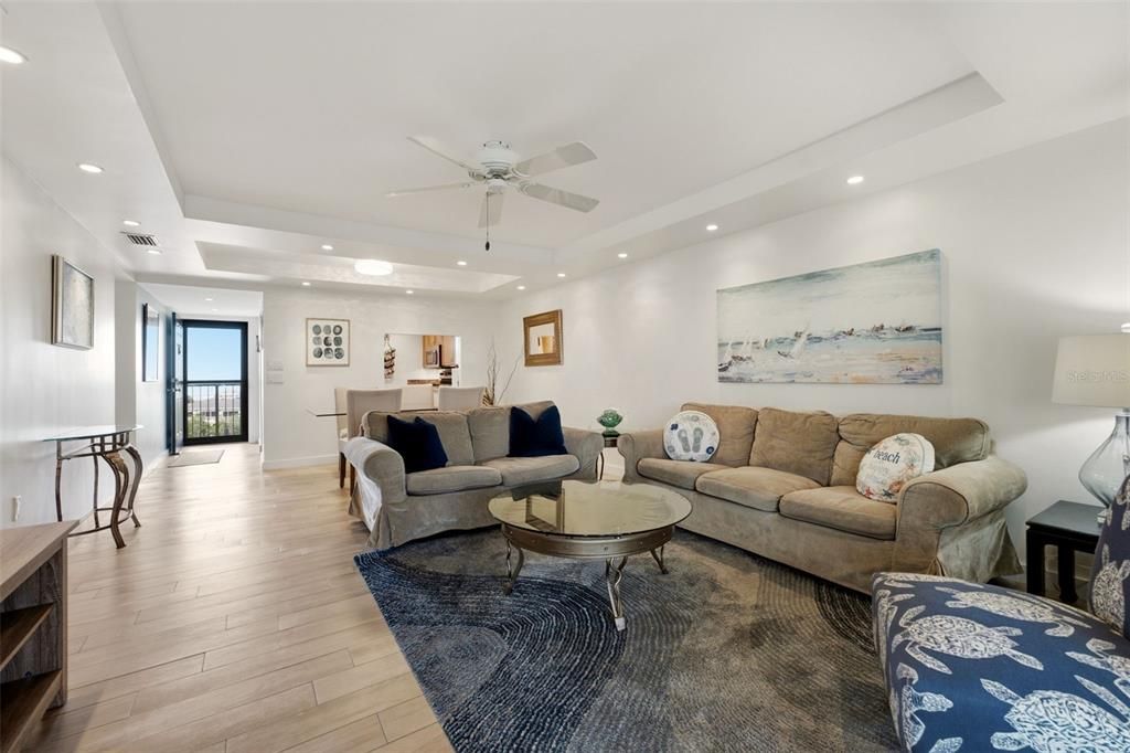 For Sale: $665,000 (2 beds, 2 baths, 1338 Square Feet)