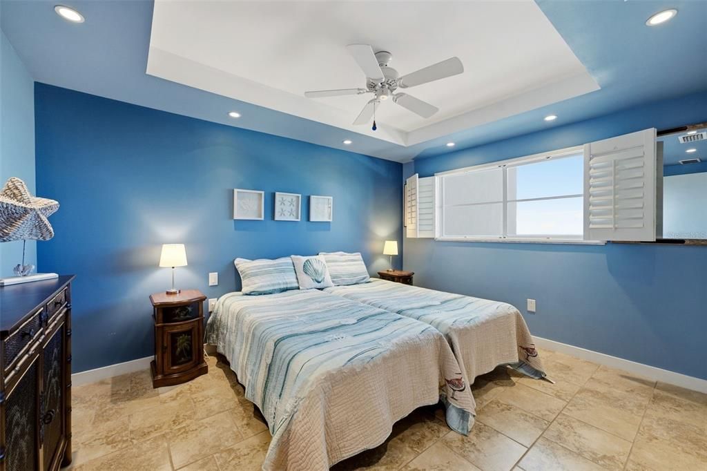 For Sale: $665,000 (2 beds, 2 baths, 1338 Square Feet)