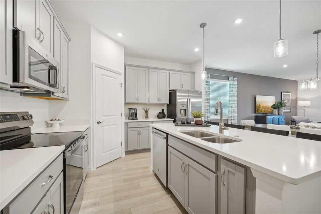 For Sale: $344,990 (4 beds, 3 baths, 2210 Square Feet)