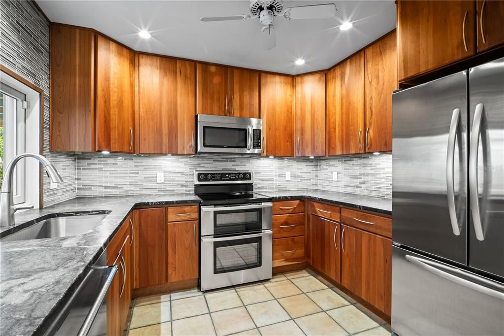 На продажу: $485,000 (3 спален, 2 ванн, 1496 Квадратных фут)