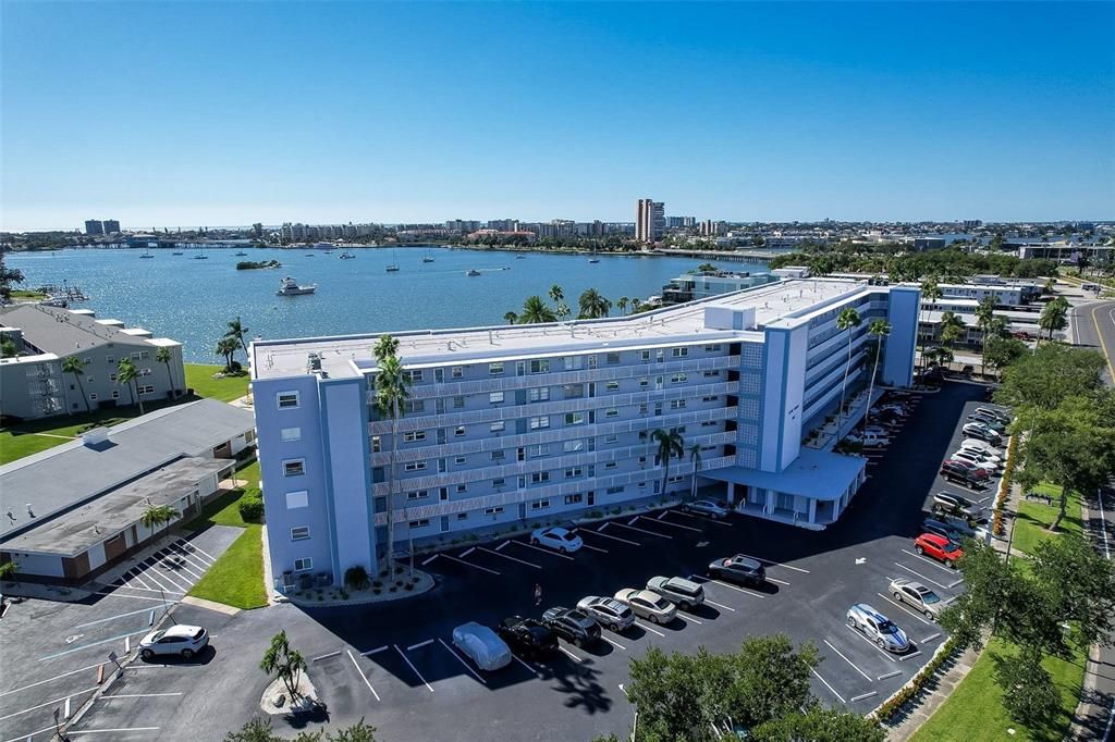 For Sale: $224,900 (2 beds, 2 baths, 1075 Square Feet)