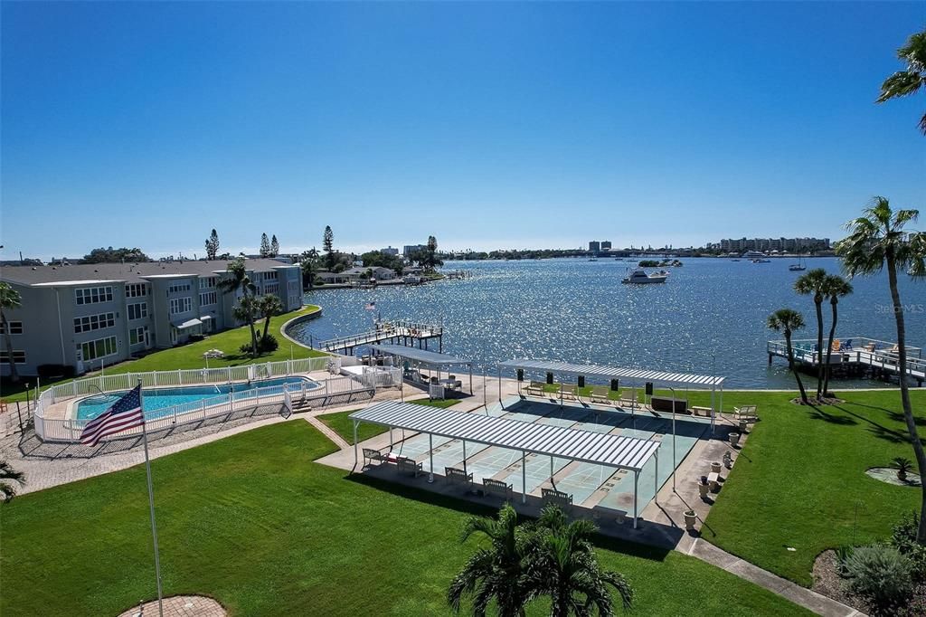 For Sale: $224,900 (2 beds, 2 baths, 1075 Square Feet)