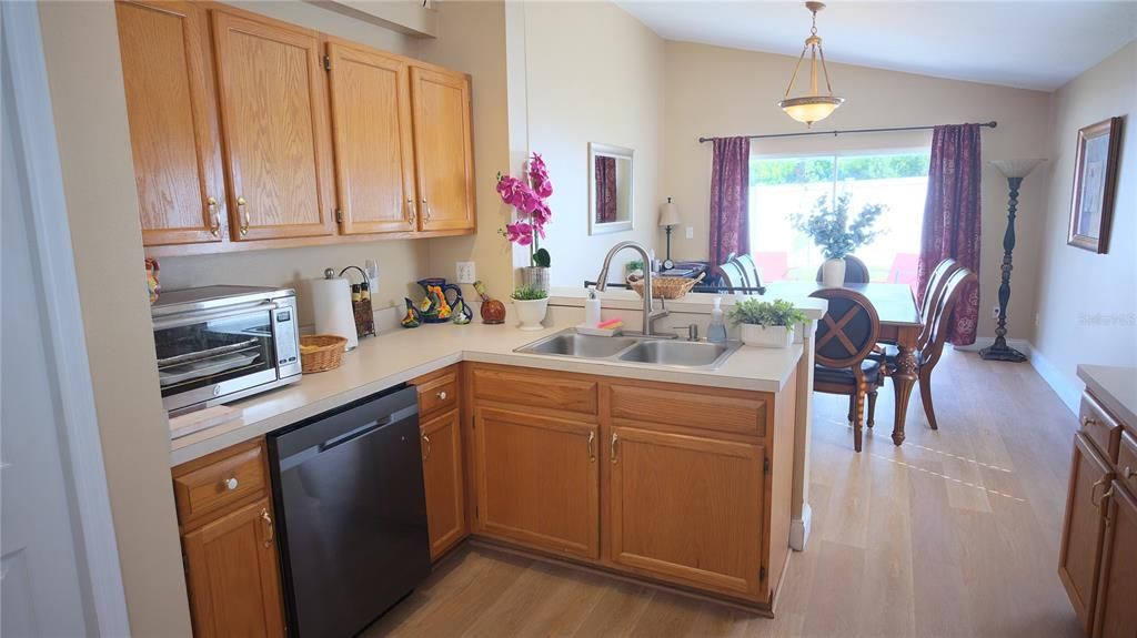 En Venta: $352,900 (3 camas, 2 baños, 1500 Pies cuadrados)