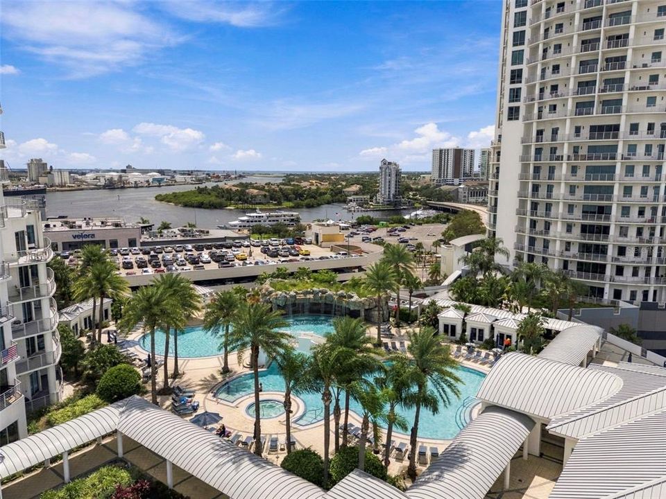 For Sale: $804,900 (2 beds, 2 baths, 1378 Square Feet)