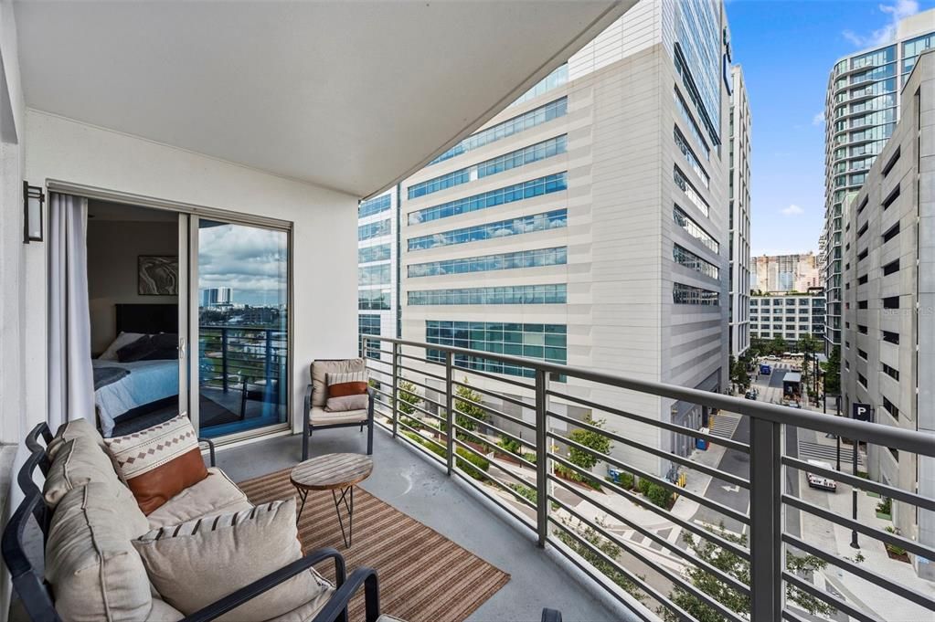 For Sale: $804,900 (2 beds, 2 baths, 1378 Square Feet)