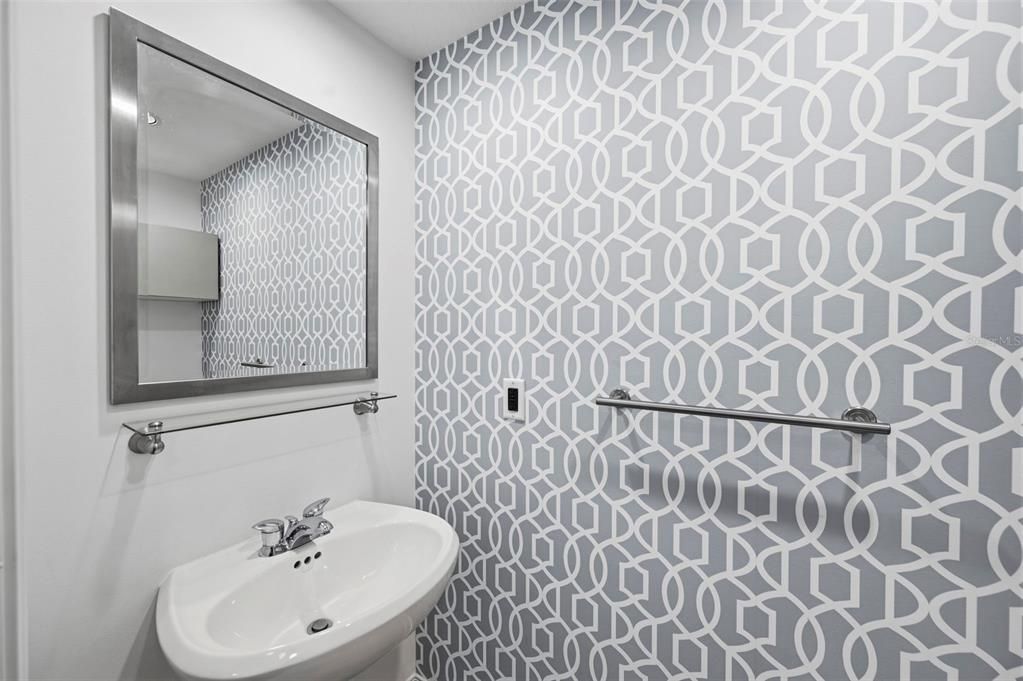 For Sale: $804,900 (2 beds, 2 baths, 1378 Square Feet)