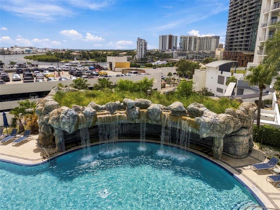 For Sale: $804,900 (2 beds, 2 baths, 1378 Square Feet)