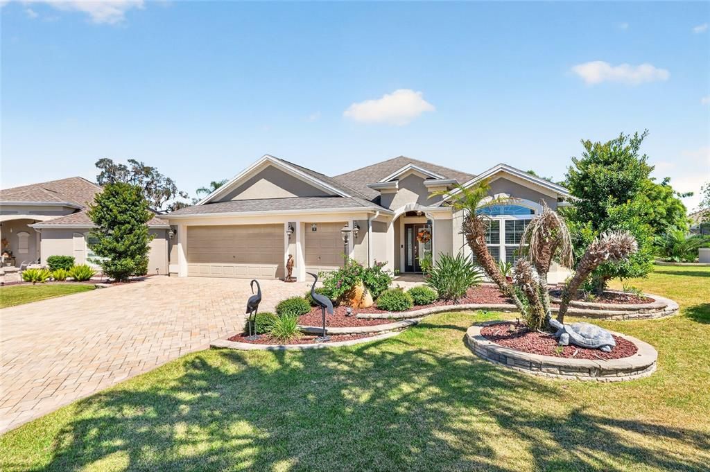 For Sale: $674,900 (3 beds, 2 baths, 1977 Square Feet)