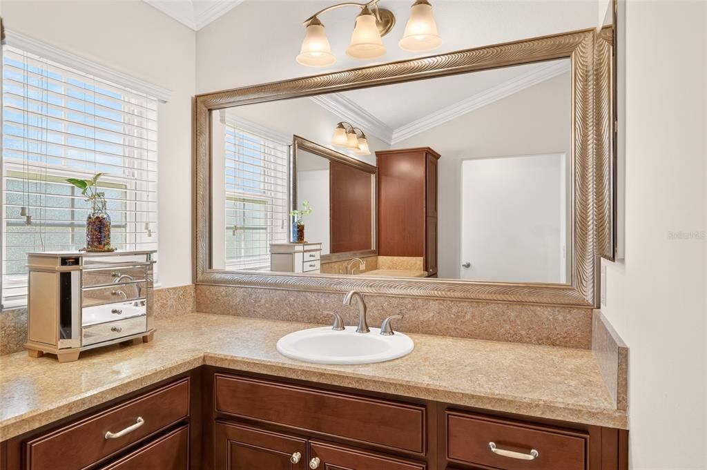 For Sale: $674,900 (3 beds, 2 baths, 1977 Square Feet)