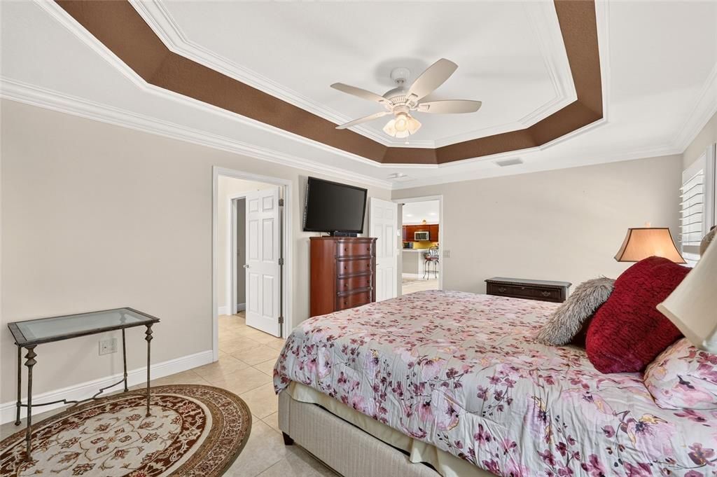 For Sale: $674,900 (3 beds, 2 baths, 1977 Square Feet)