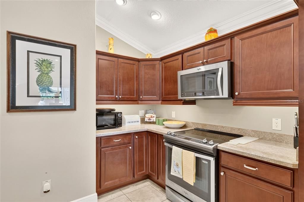 For Sale: $674,900 (3 beds, 2 baths, 1977 Square Feet)