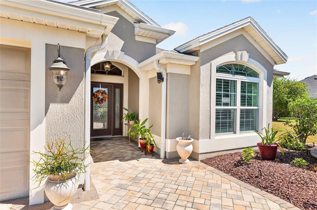 For Sale: $674,900 (3 beds, 2 baths, 1977 Square Feet)