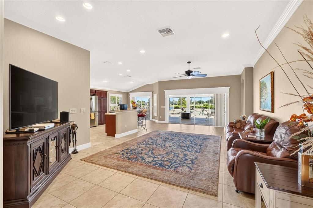 For Sale: $674,900 (3 beds, 2 baths, 1977 Square Feet)