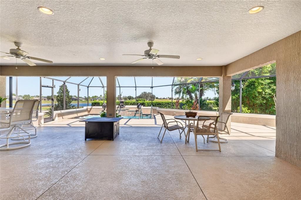For Sale: $674,900 (3 beds, 2 baths, 1977 Square Feet)