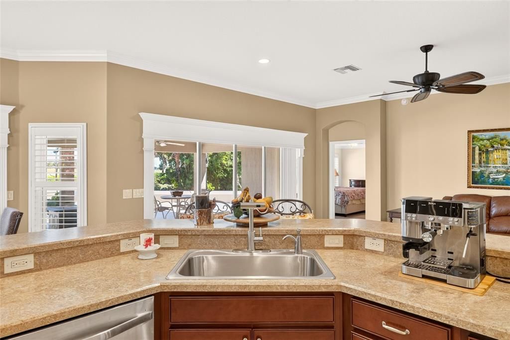 For Sale: $674,900 (3 beds, 2 baths, 1977 Square Feet)