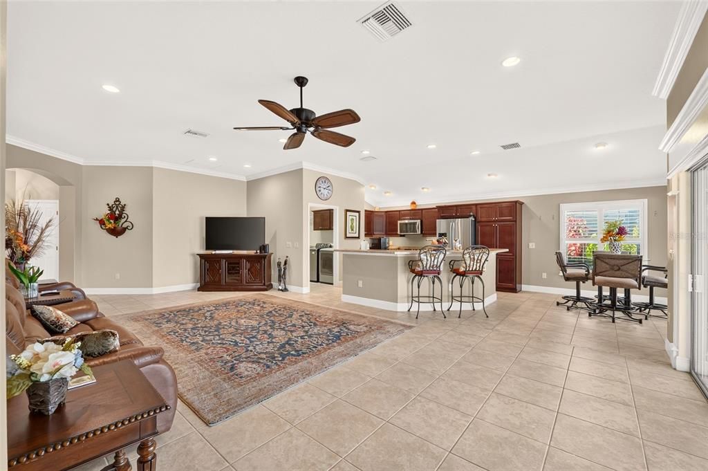 For Sale: $674,900 (3 beds, 2 baths, 1977 Square Feet)