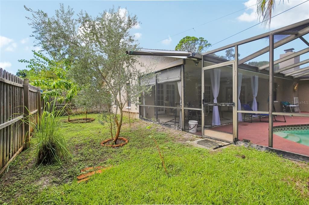 For Sale: $705,000 (3 beds, 2 baths, 1958 Square Feet)