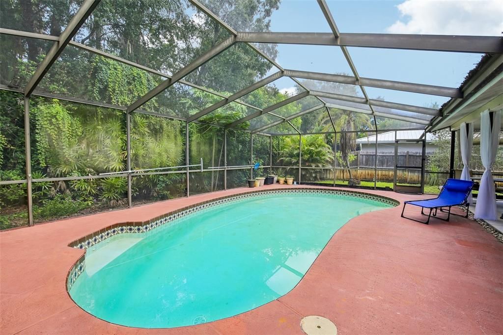For Sale: $705,000 (3 beds, 2 baths, 1958 Square Feet)