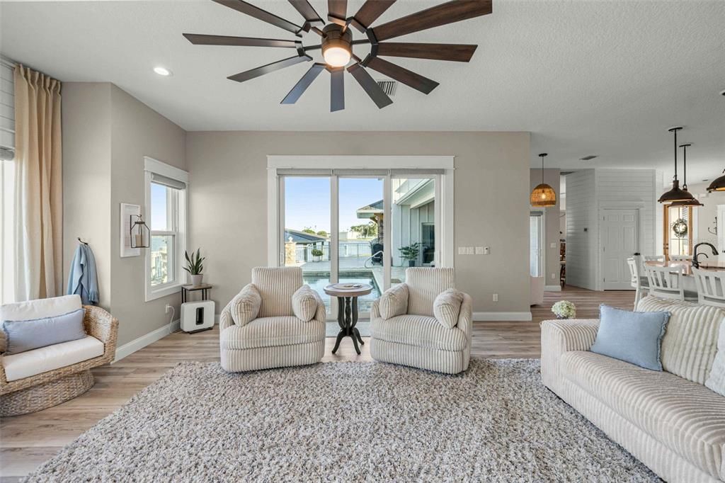 For Sale: $1,995,000 (3 beds, 2 baths, 2806 Square Feet)