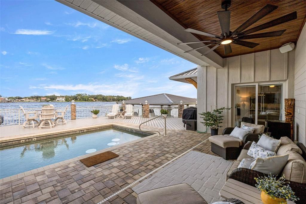 For Sale: $1,995,000 (3 beds, 2 baths, 2806 Square Feet)