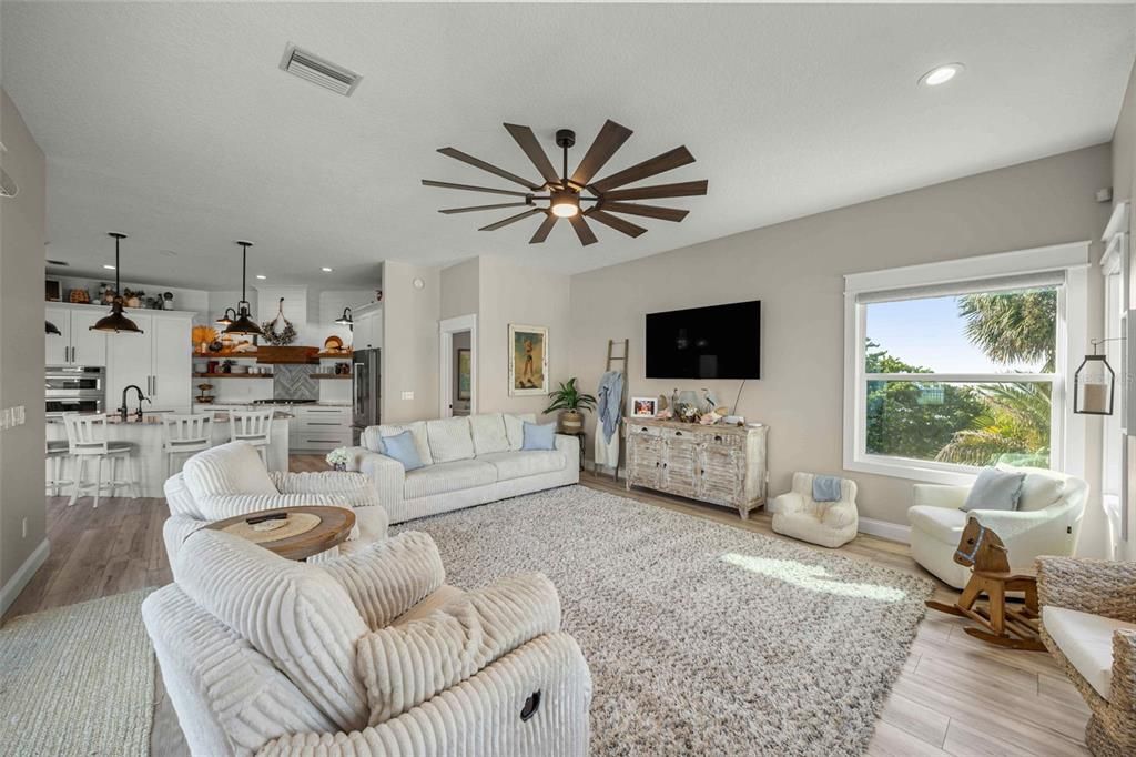 For Sale: $1,995,000 (3 beds, 2 baths, 2806 Square Feet)