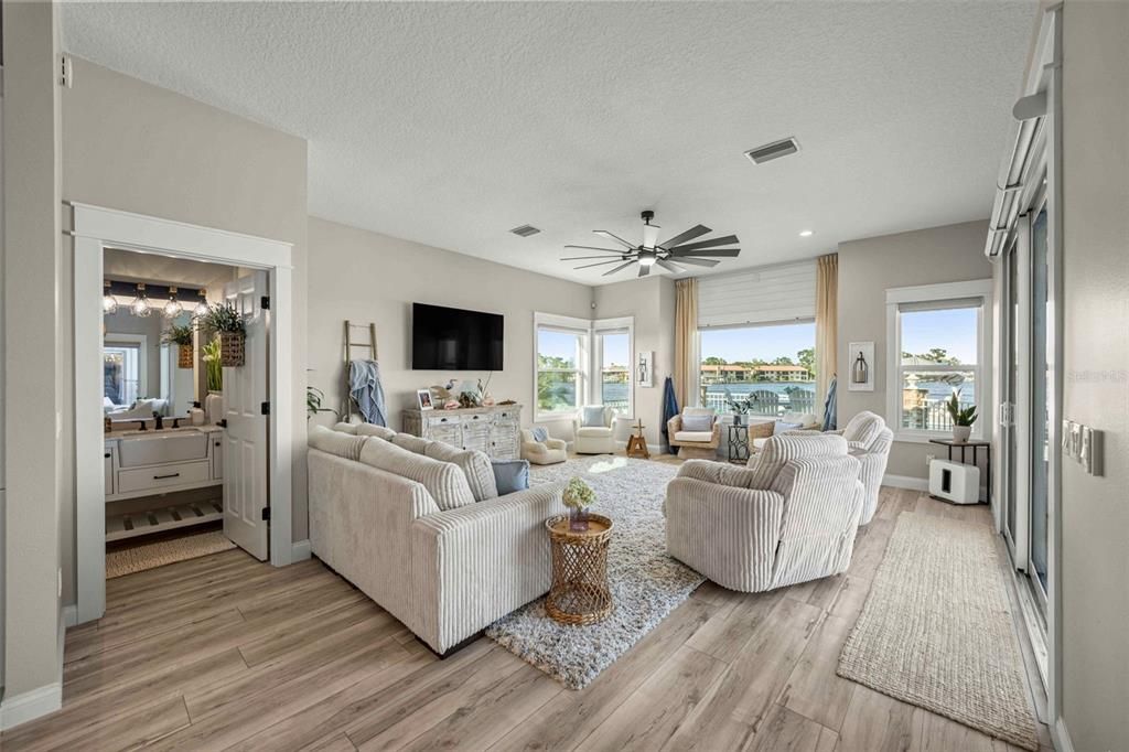 For Sale: $1,995,000 (3 beds, 2 baths, 2806 Square Feet)