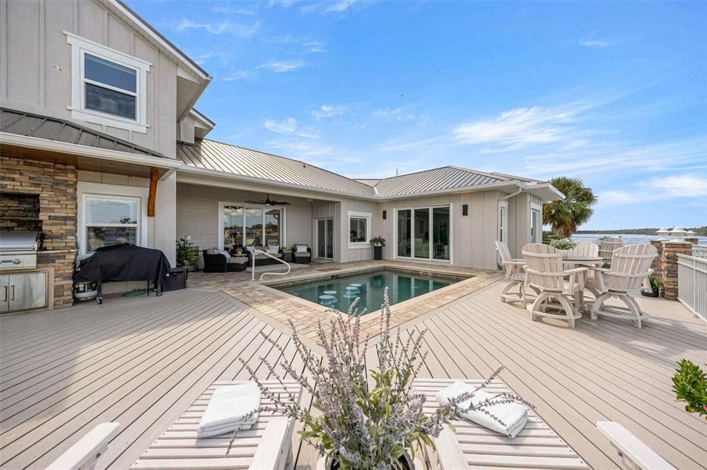 For Sale: $1,995,000 (3 beds, 2 baths, 2806 Square Feet)