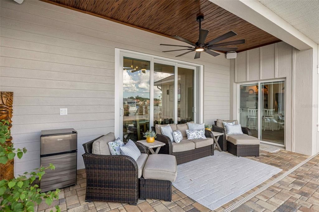For Sale: $1,995,000 (3 beds, 2 baths, 2806 Square Feet)