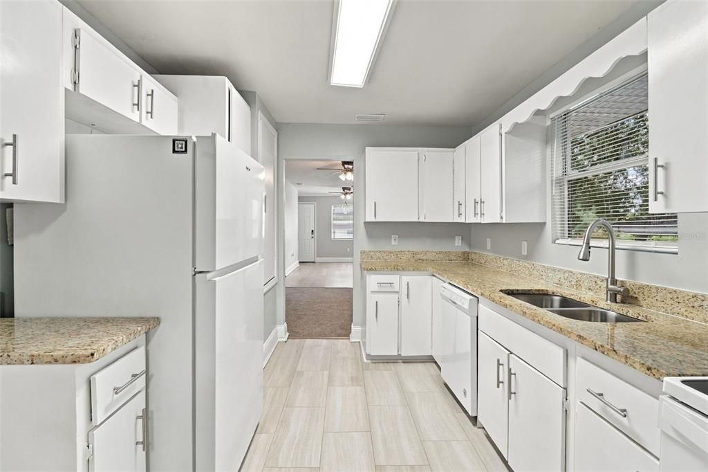 На продажу: $199,000 (3 спален, 1 ванн, 1008 Квадратных фут)