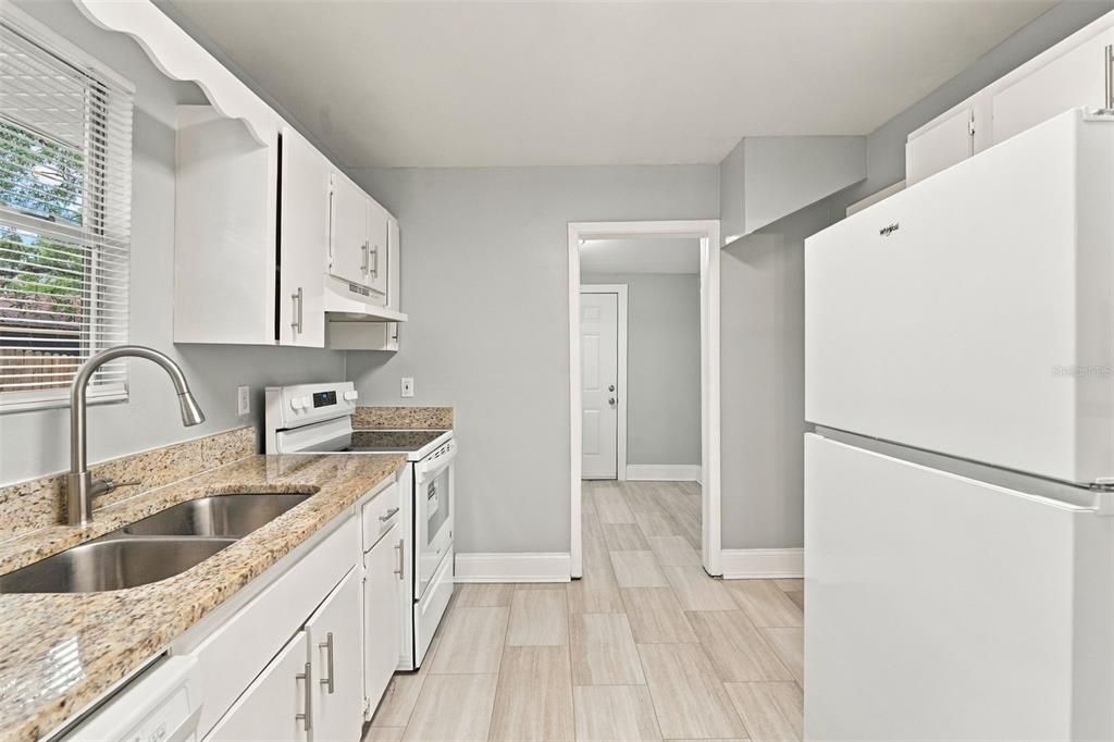 На продажу: $199,000 (3 спален, 1 ванн, 1008 Квадратных фут)
