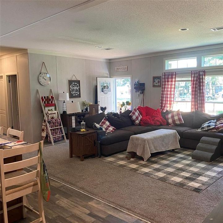 For Sale: $240,000 (3 beds, 2 baths, 1792 Square Feet)